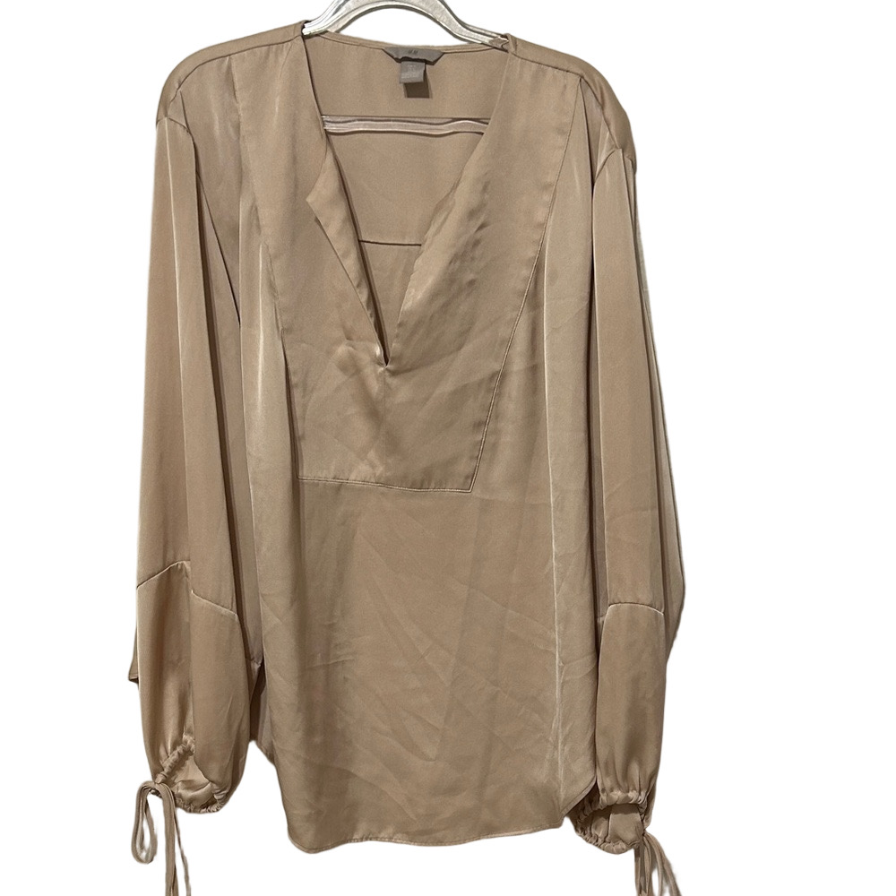 🎮H&M Elegant Tan long sleeve blouse size XL GUC